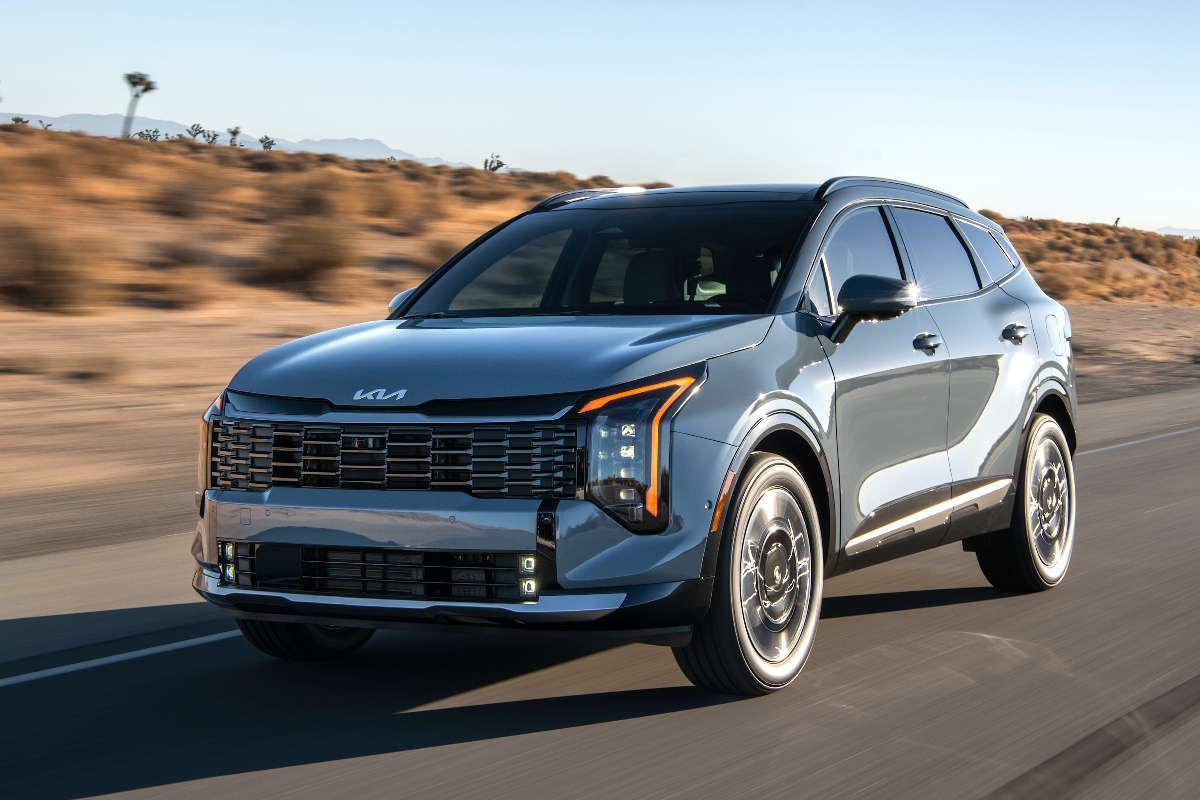 2027 Kia Sportage Hybrid front