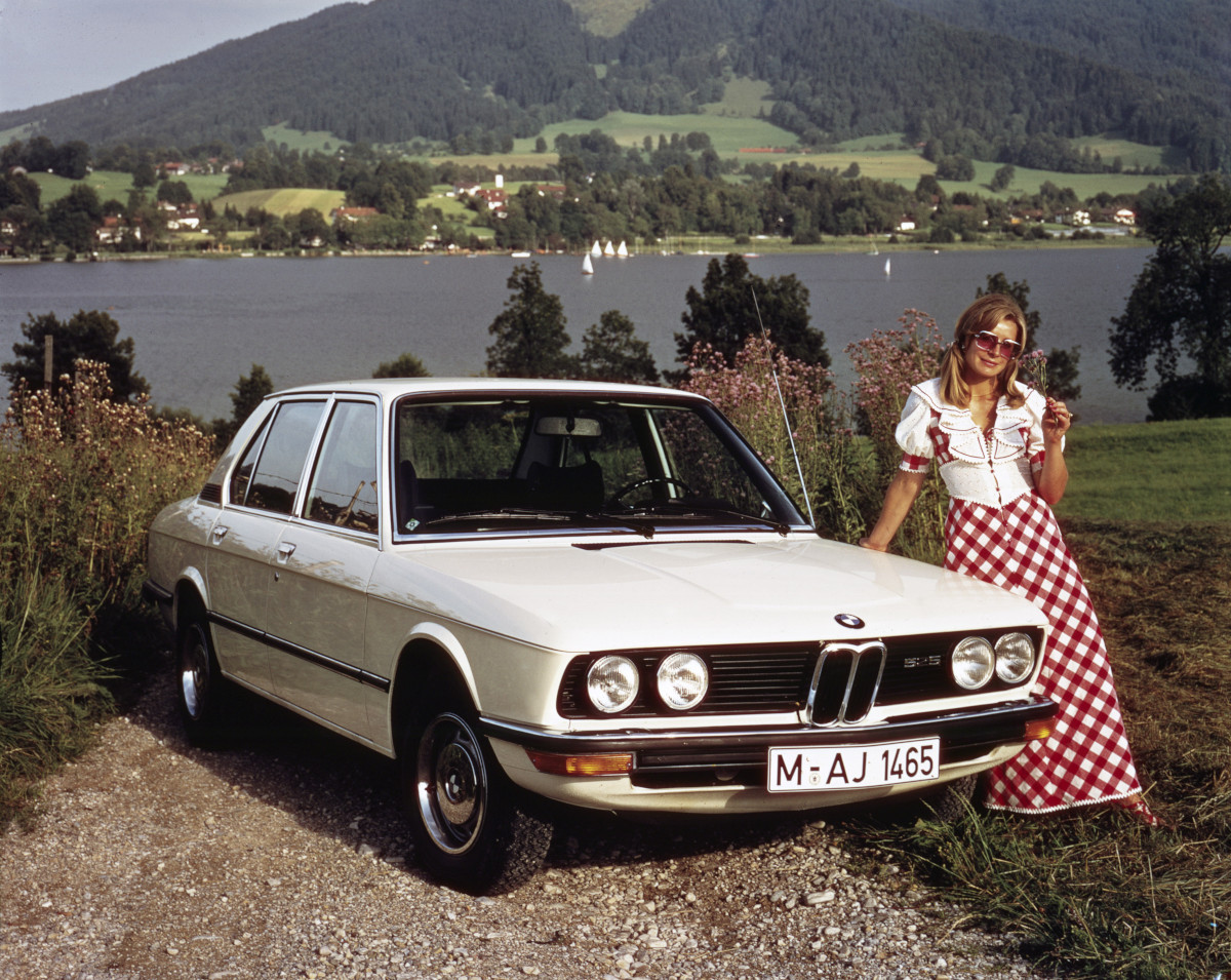 BMW 5 series mk1 1