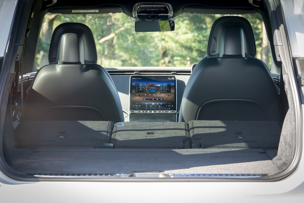 Mercedes EQS SUV boot