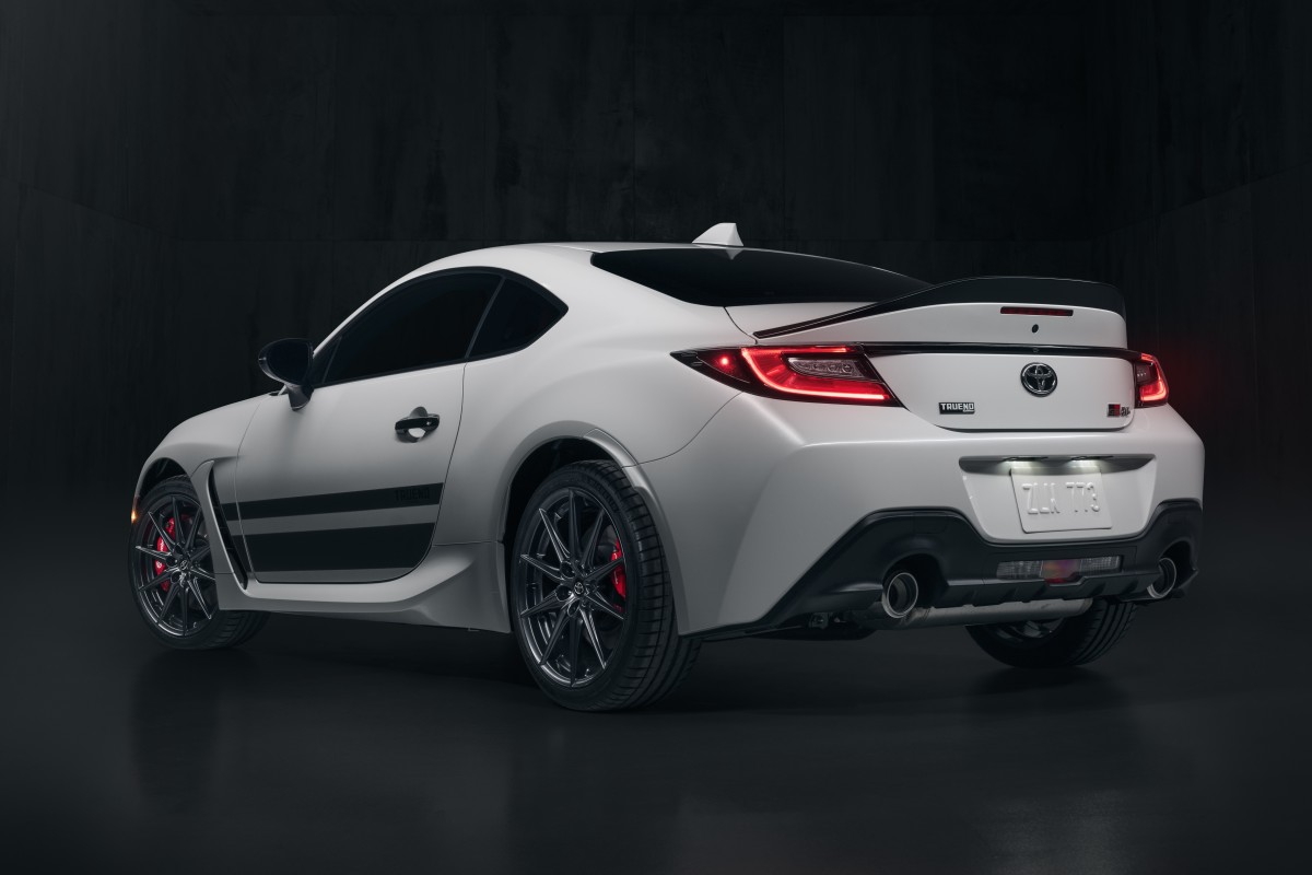 2024 Toyota GR86 Preview rear quarter
