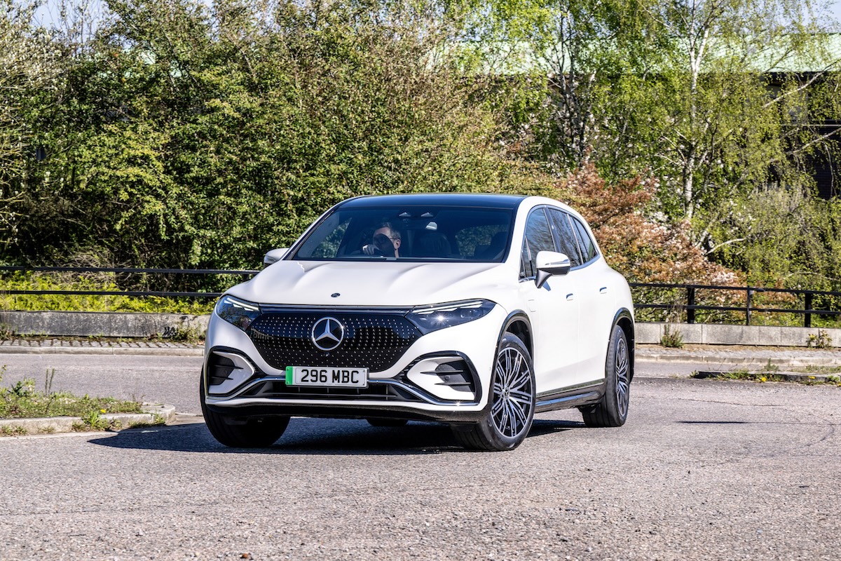 Mercedes EQS SUV front corner