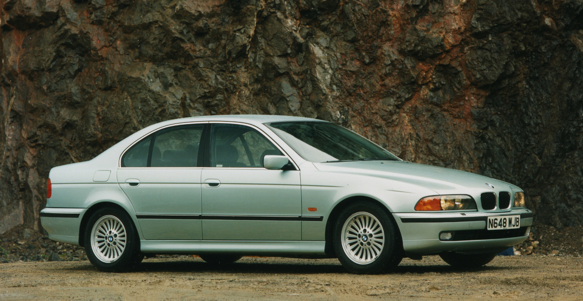 BMW 5 series mk4 2