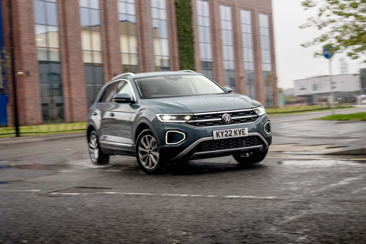 Dogs and EVs study VW T-Roc driving