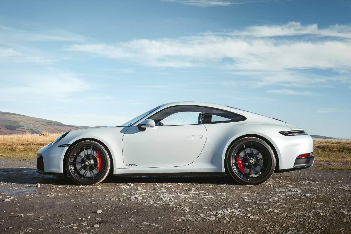 Porsche 911 GTS side