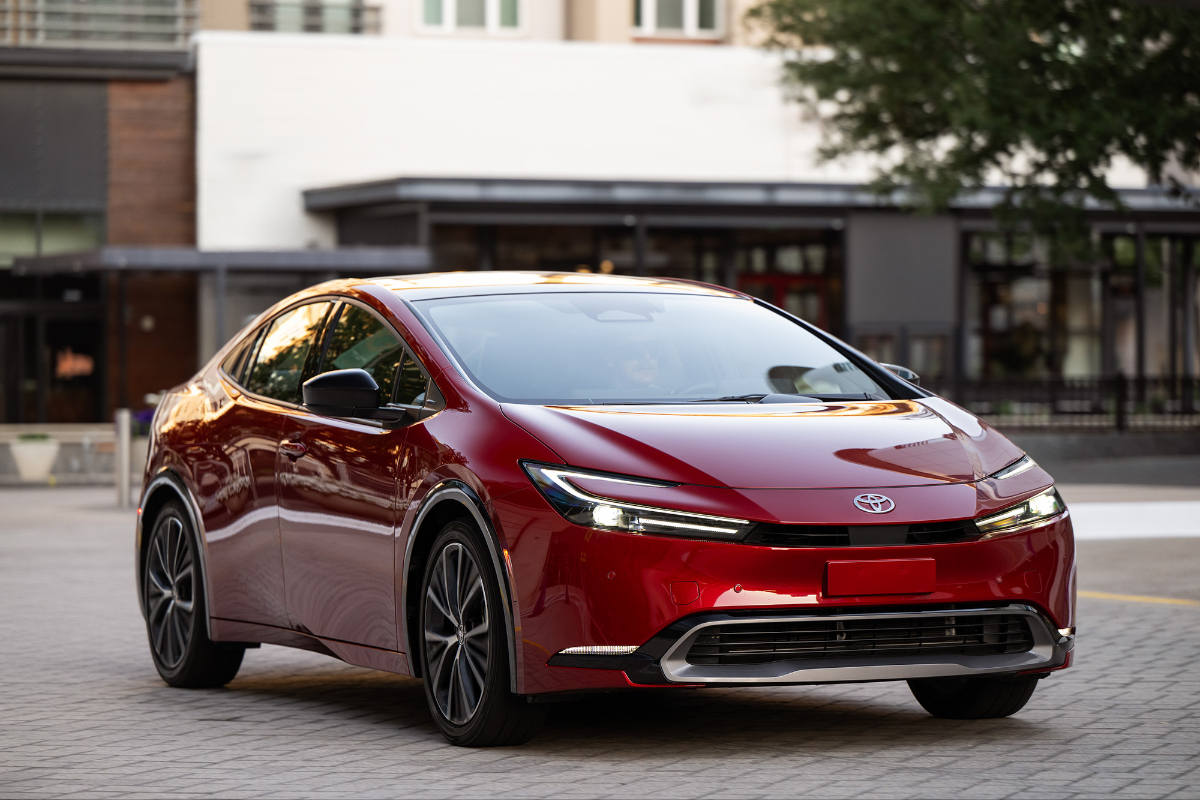 2027 Toyota Prius XLE front