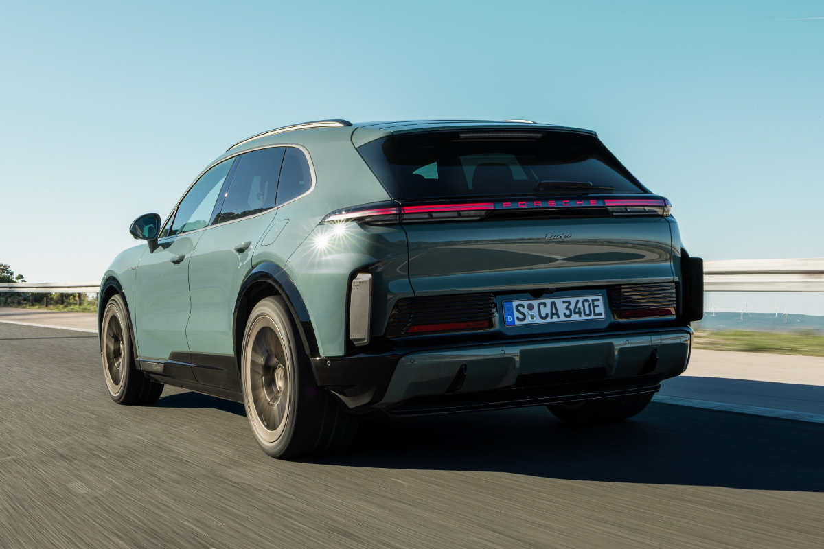 Porsche Cayenne Electric rear driving