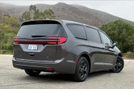 Picture of 2022 Chrysler Pacifica Hybrid