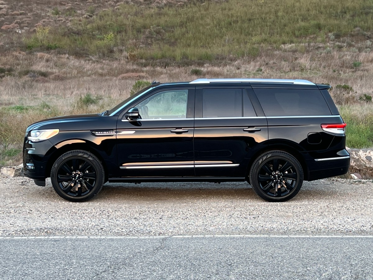 2023 Lincoln Navigator review thumbnail