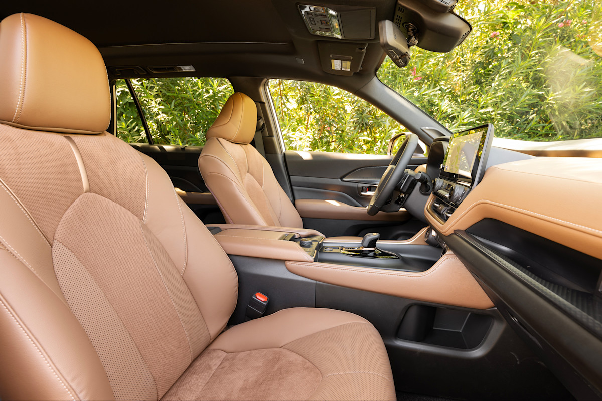 2025 Toyota Grand Highlander Preview - interior