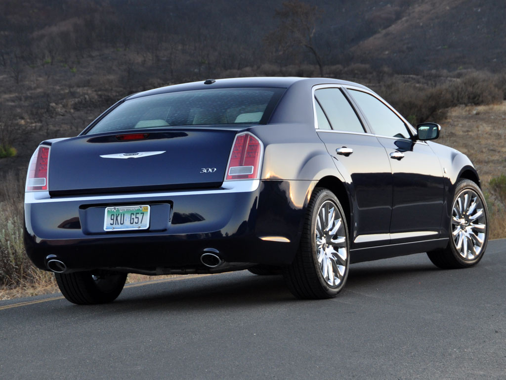 2013 Chrysler 300 Test Drive Review