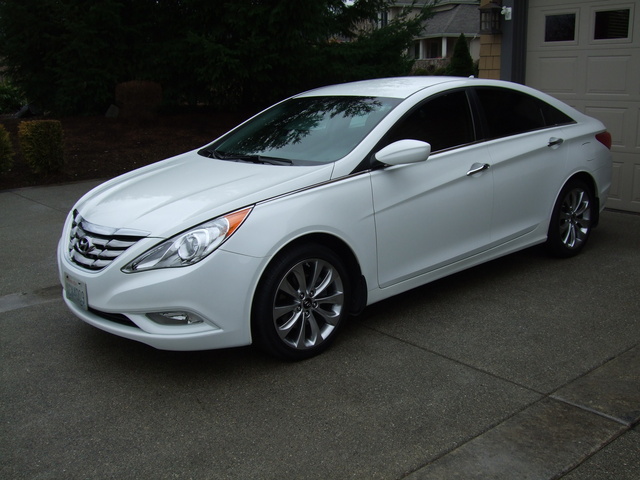 2013 Hyundai Sonata SE with 18x95 ESR Sr02 and Achilles 225x40 on  Coilovers  375754  Fitment Industries