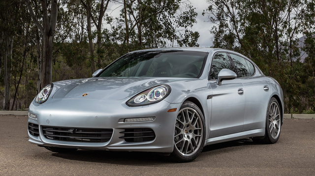 2016 Porsche Panamera exterior front and rear  Rendering