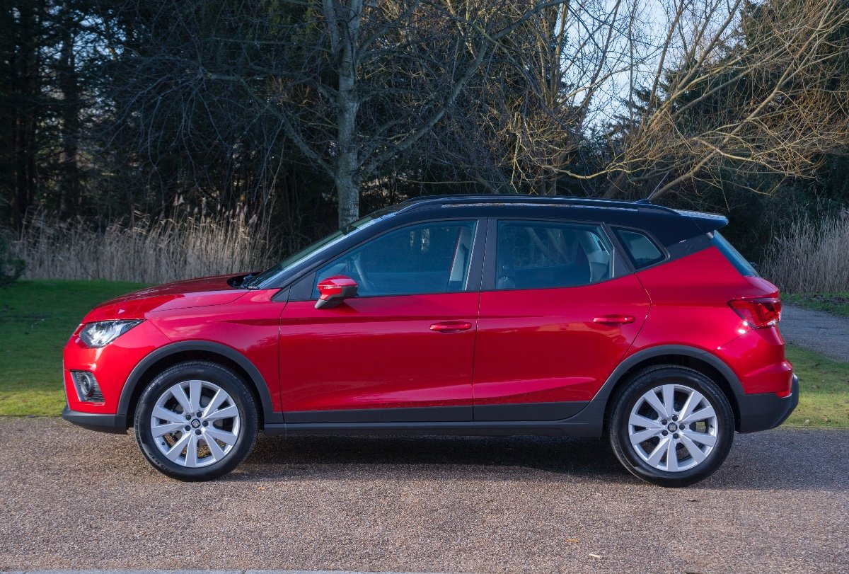 Seat Arona 2021 front driving