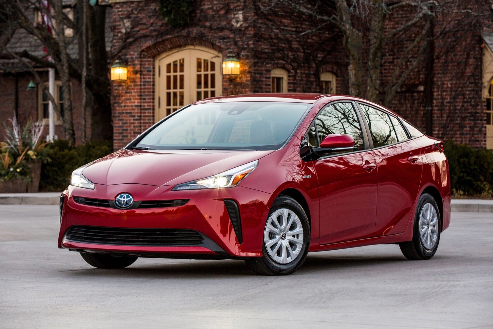2020 Toyota Prius Test Drive Review summaryImage