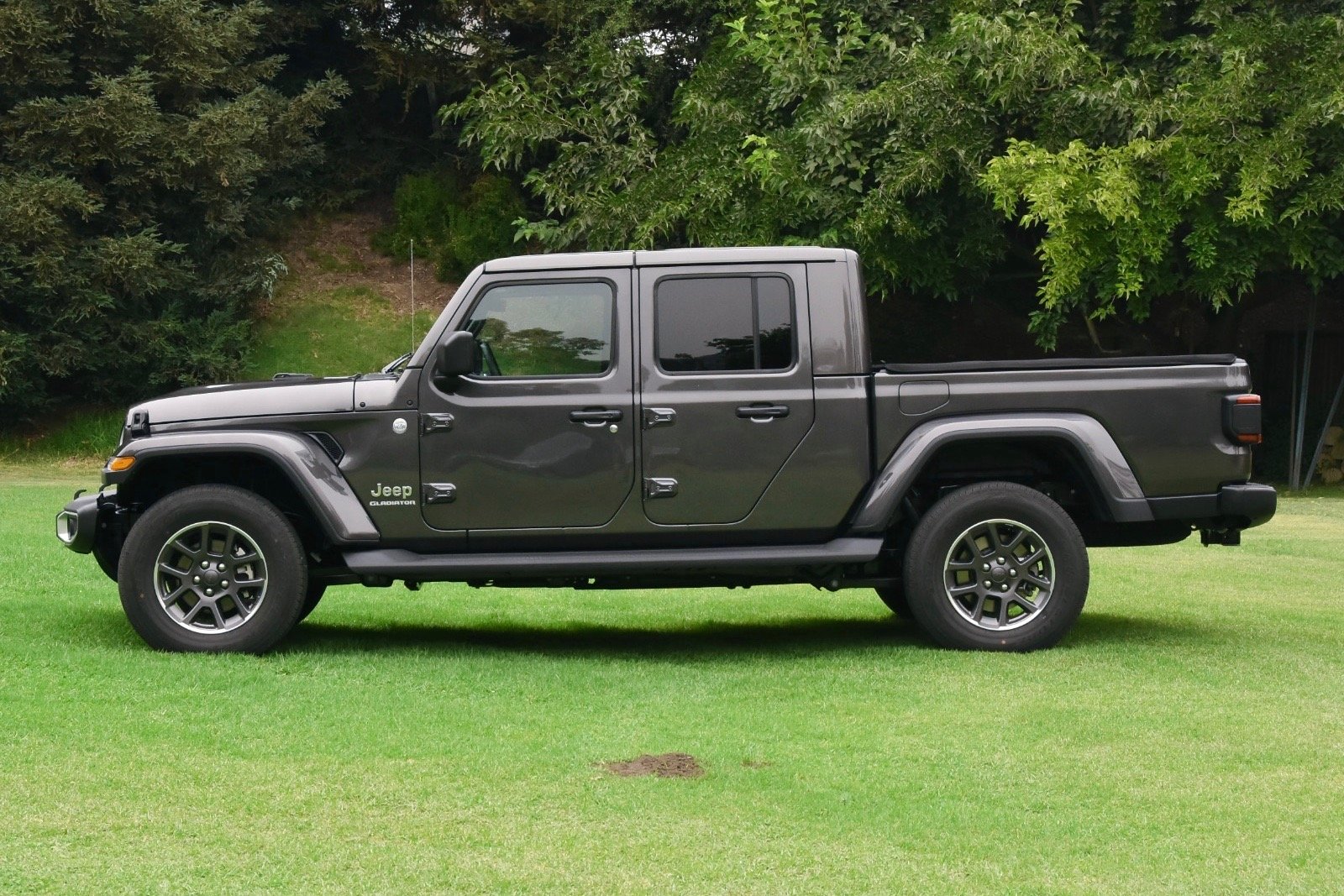 2021 Jeep Gladiator Test Drive Review
