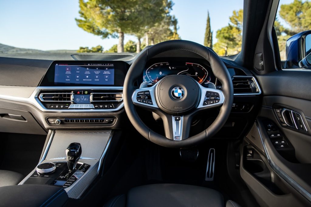 History Guide: BMW 3 Series 7th Generation Interior