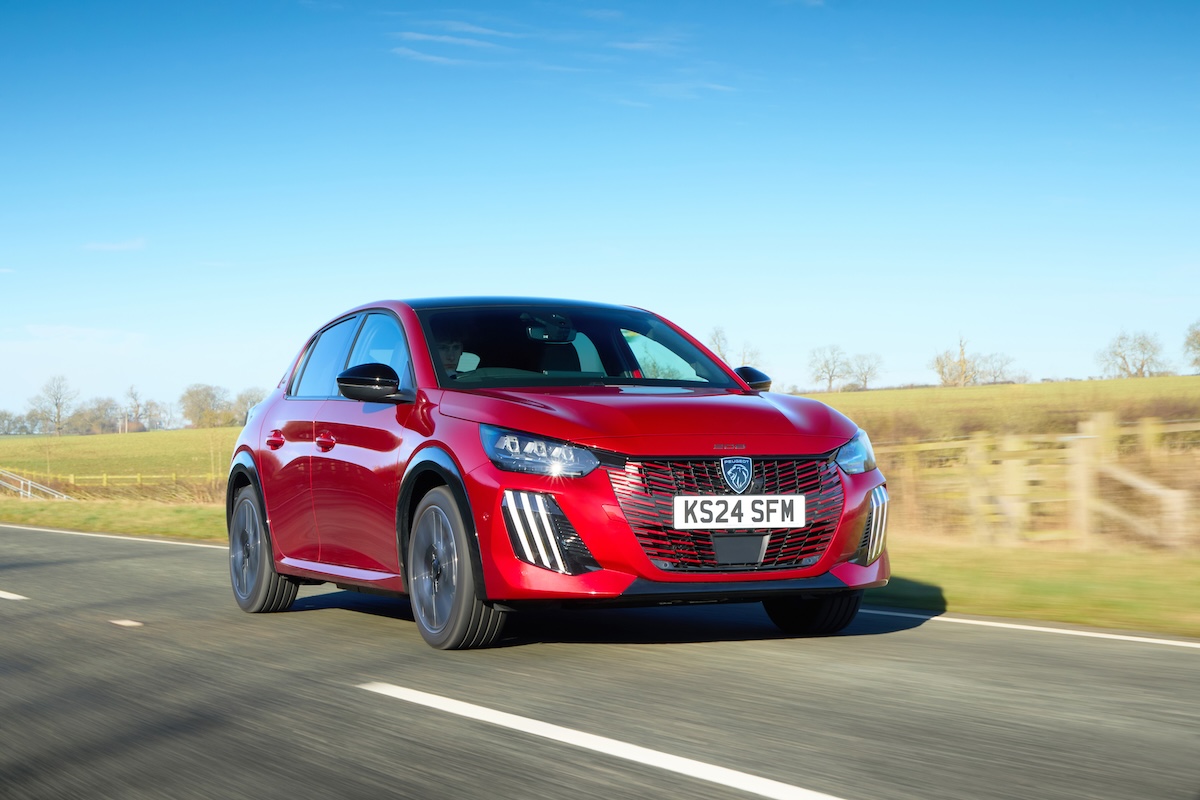 PEUGEOT 208 front