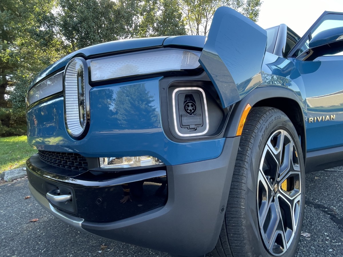 2024 Rivian R1T review performance