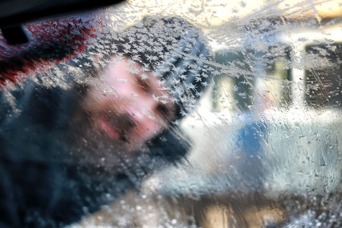 How to Defog Your Windows in Any Weather