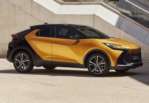 Toyota C-HR image