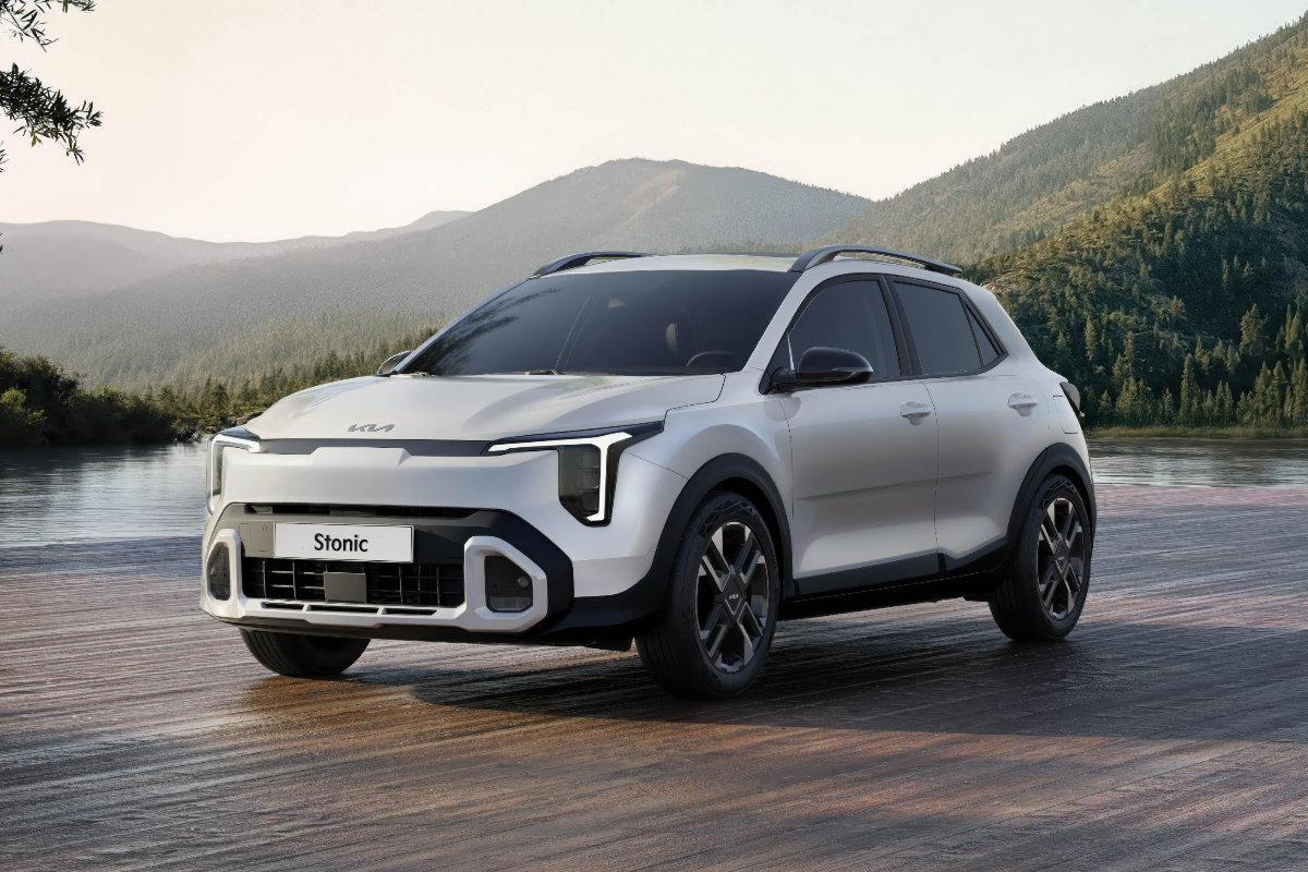 2026 Kia Stonic front 3:4 2
