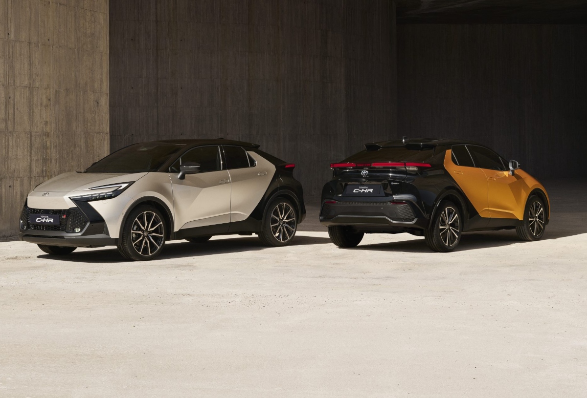 2024 Toyota C-HR exterior two cars silver and gold