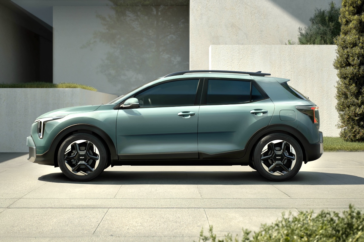 2026 Kia Stonic side