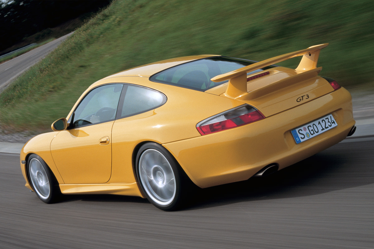 Porsche 911 996 GT3 rear driving