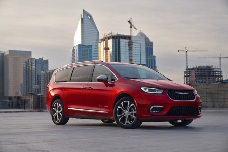 2024 Chrysler Pacifica Review