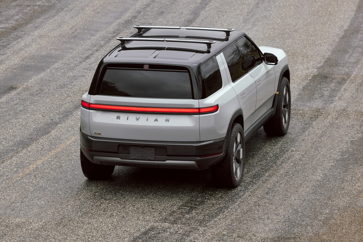 2026-Rivian-R2-Rear-3-4