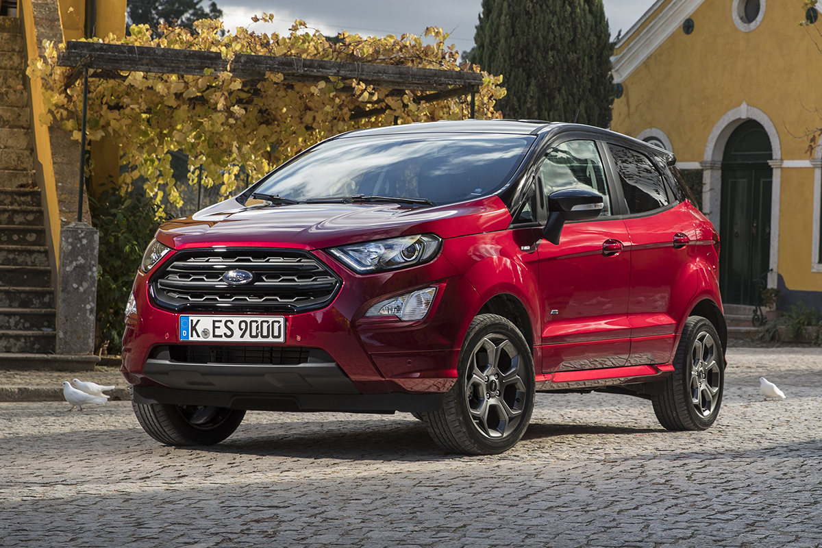 Ford Ecosport front static red