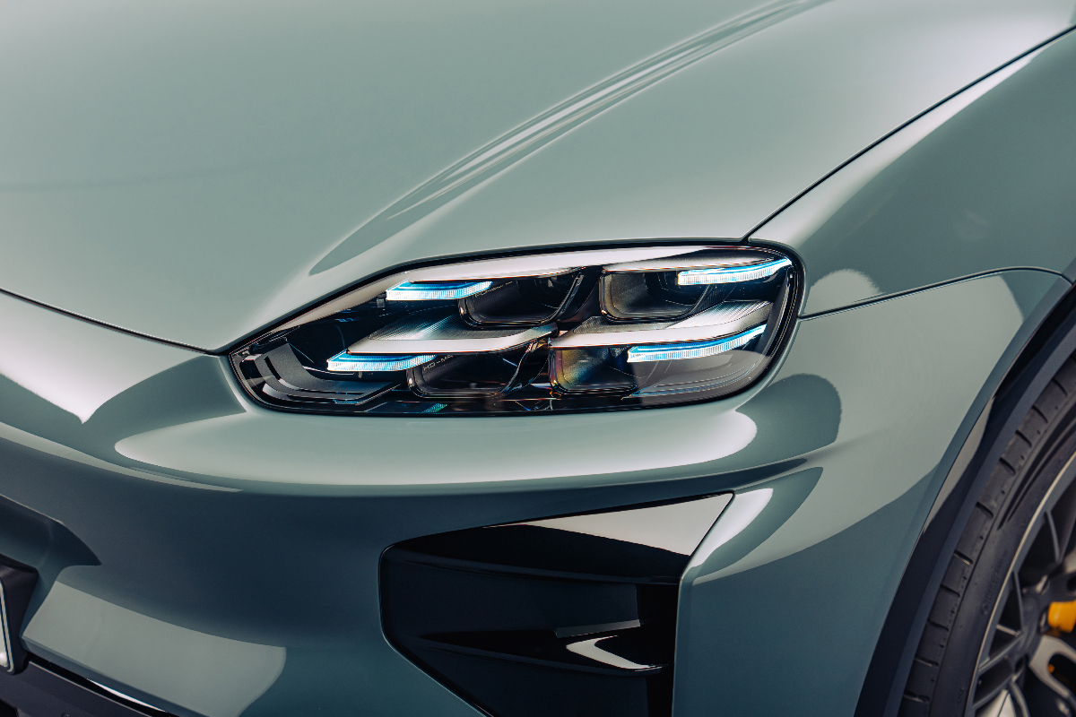 Porsche Cayenne Electric front detail 1