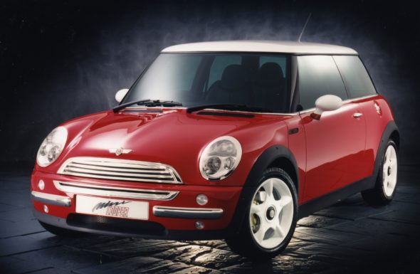 History Guide: BMW MINI 1st Generation Front Side View