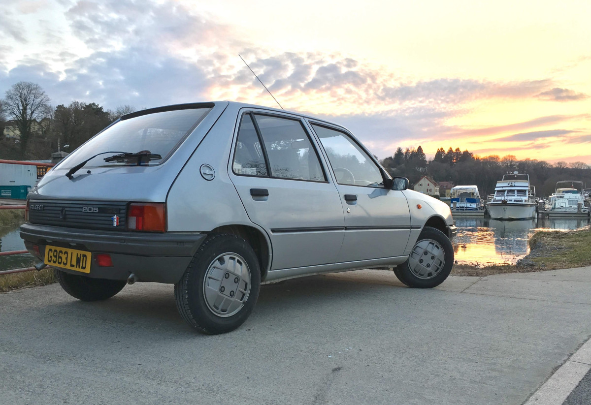 peugeot-205-6