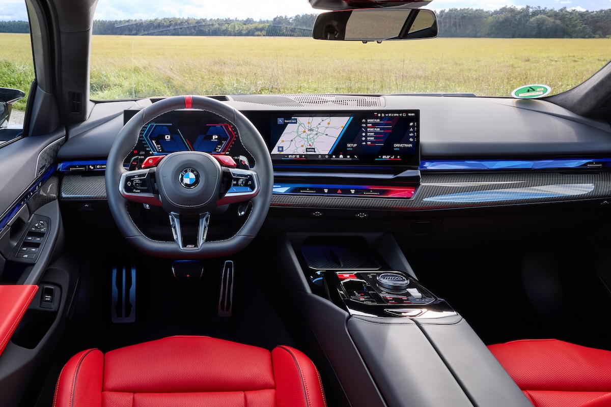 BMW M5 Touring 2025 interior dashboard