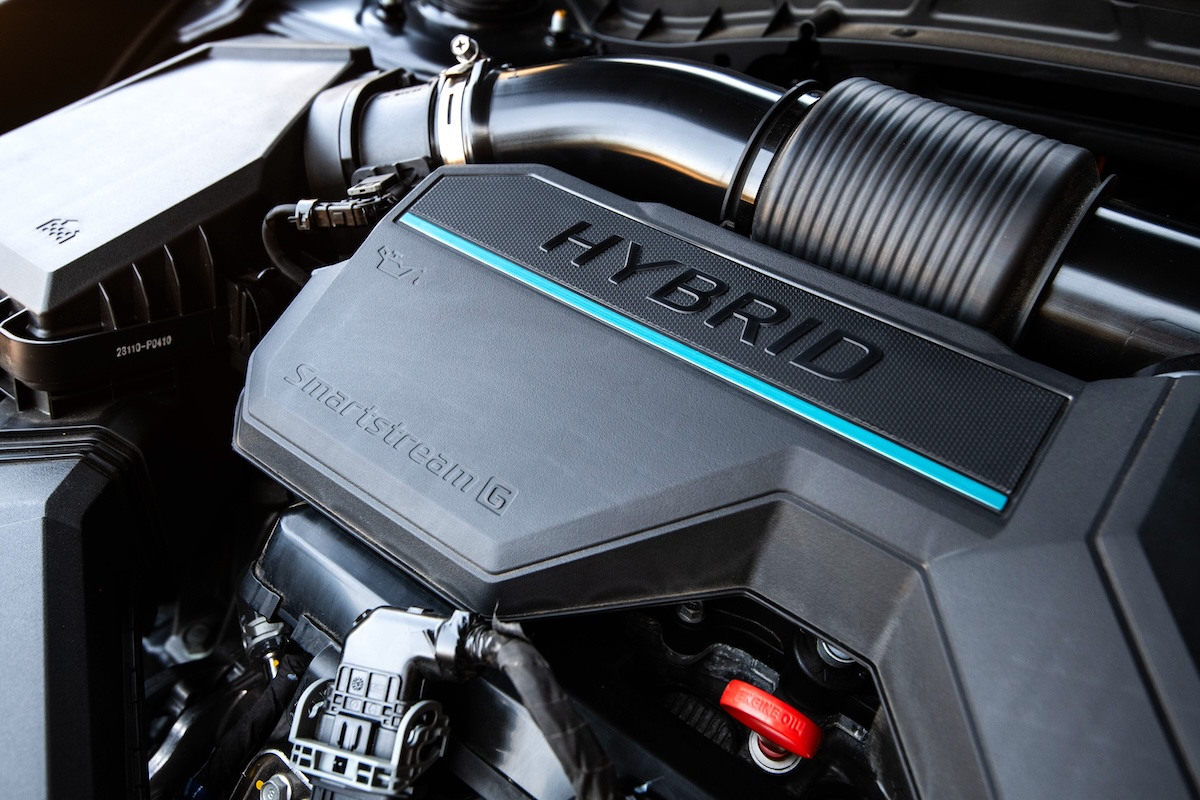 Hyundai Tucson Hybrid engine bay