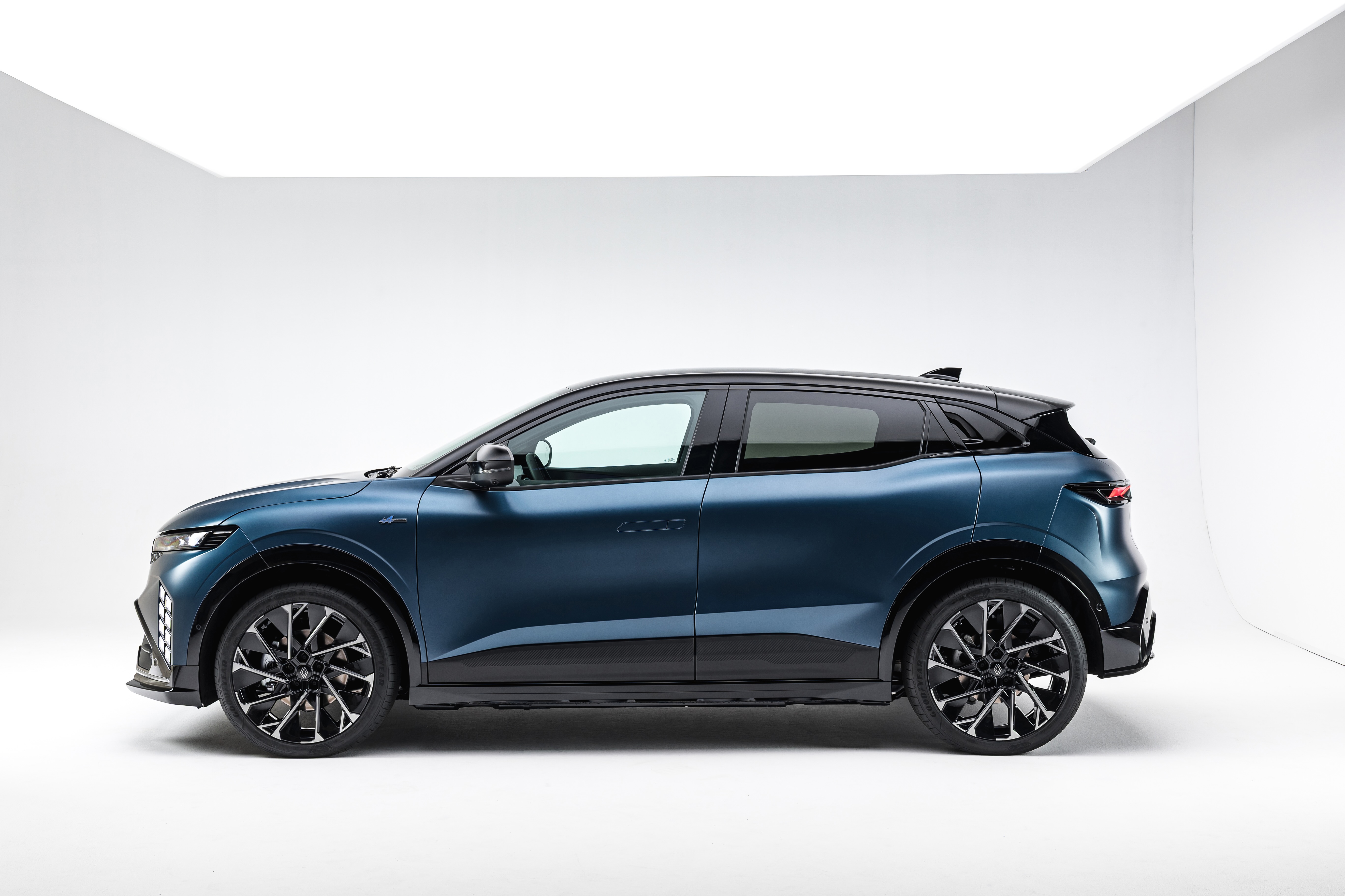 2026 Renault Megane E-Tech side