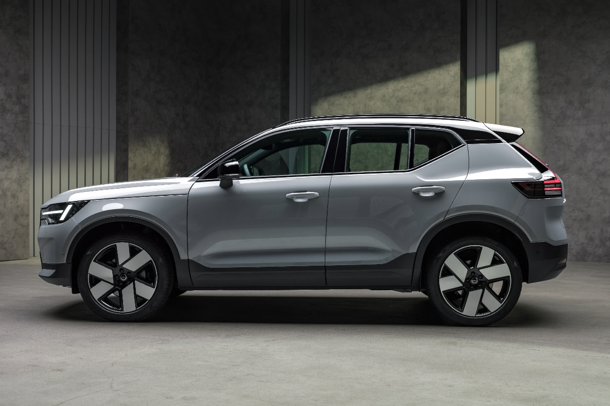 2027 Volvo XC40 Studio side
