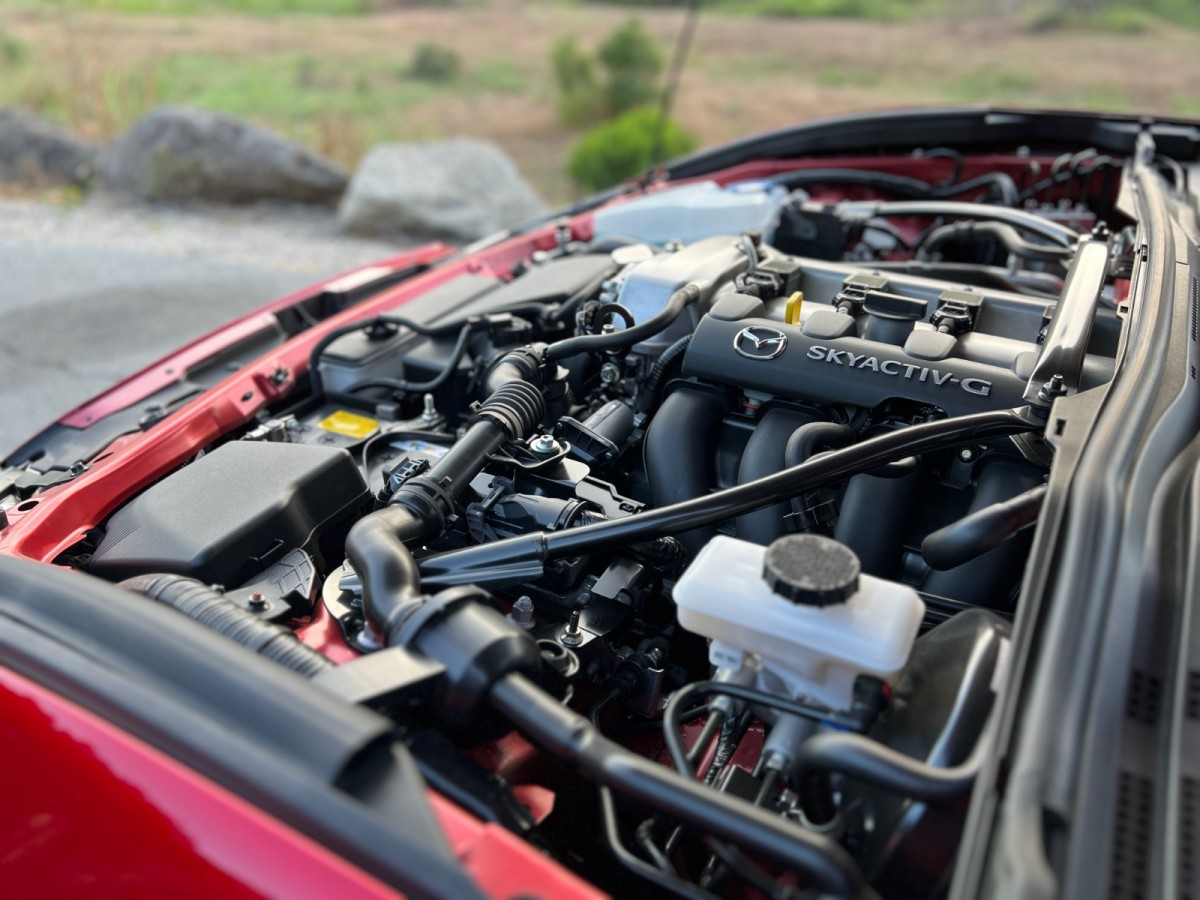 2023 Mazda MX-5 Miata review performance