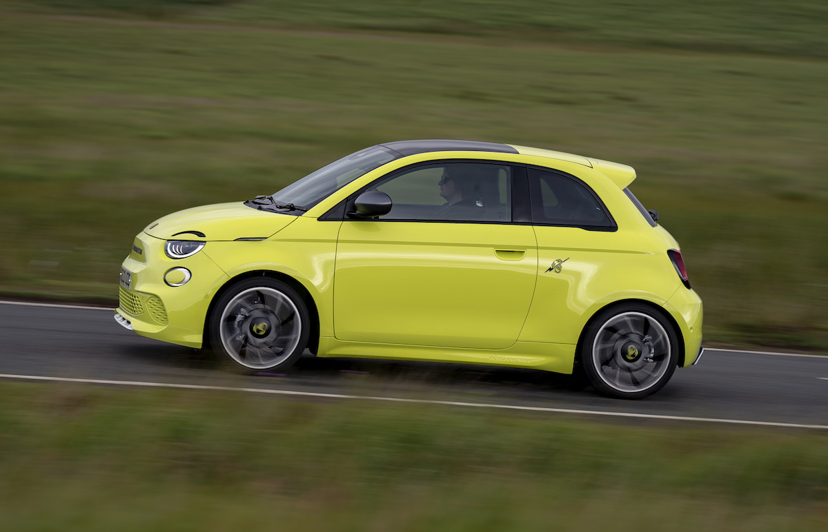 Abarth 500e side