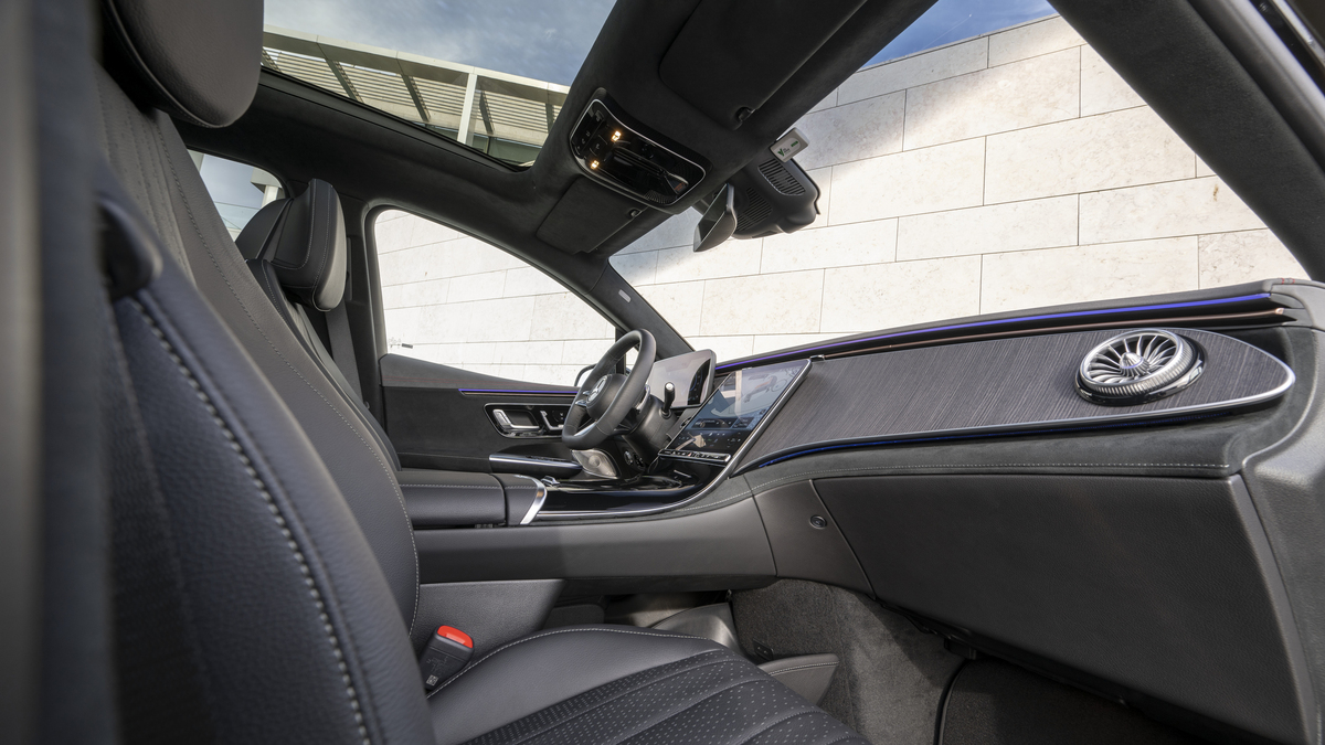 2025 Mercedes-Benz EQE SUV Preview - interior
