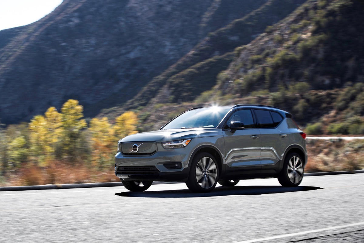 2021 Volvo XC40 Review, Pricing, and Specs