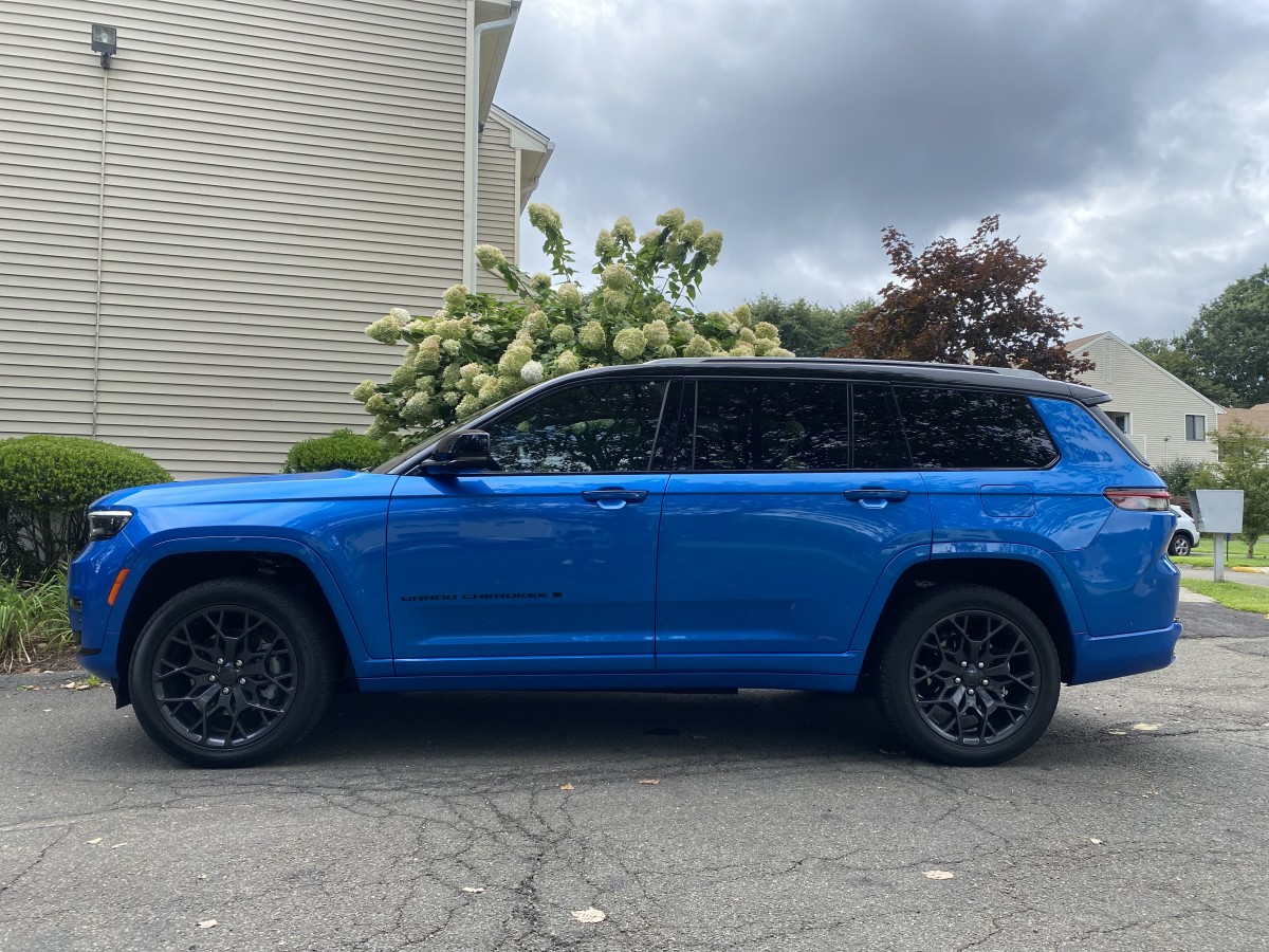 2023 Jeep Grand Cherokee L review thumbnail