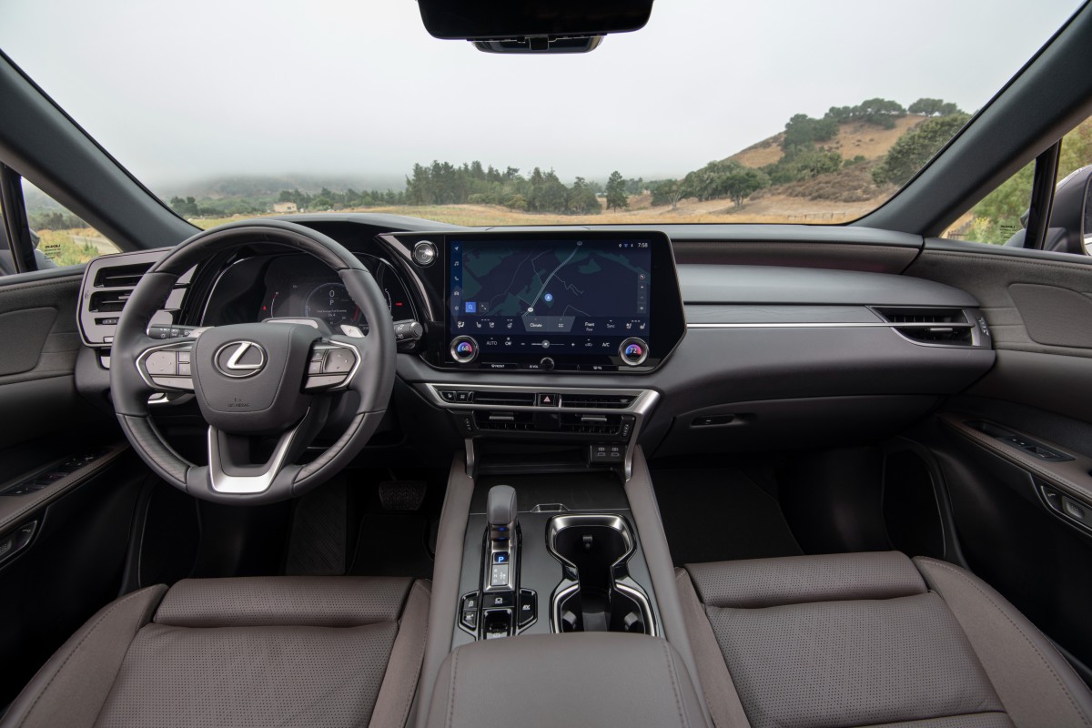 2025 Lexus RX Hybrid Preview - interior