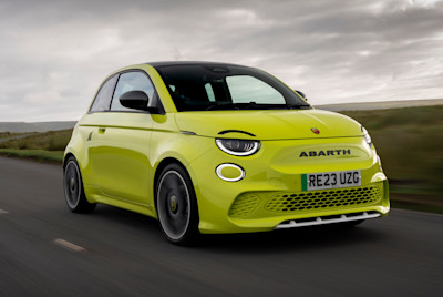 Abarth 500e vs Fiat 500e: Which is better?