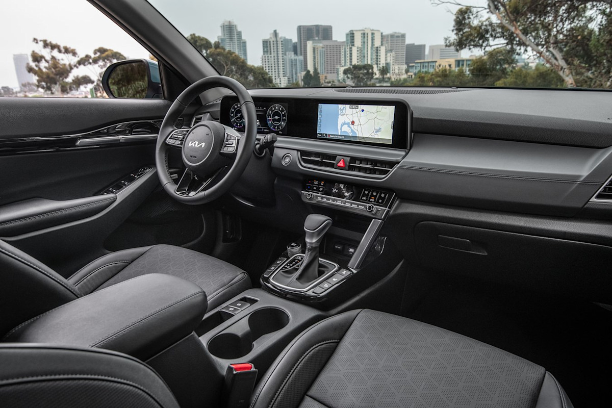2025 Kia Seltos Preview - interior