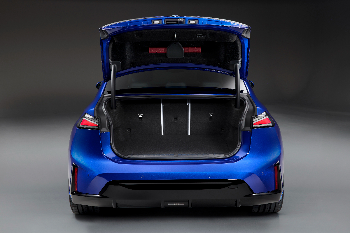 2026 BMW i3 Studio boot