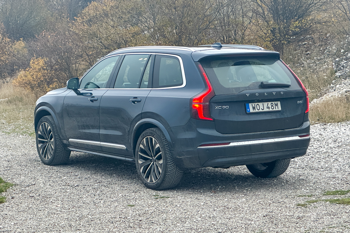 2025 Volvo XC90 review cost-effectiveness