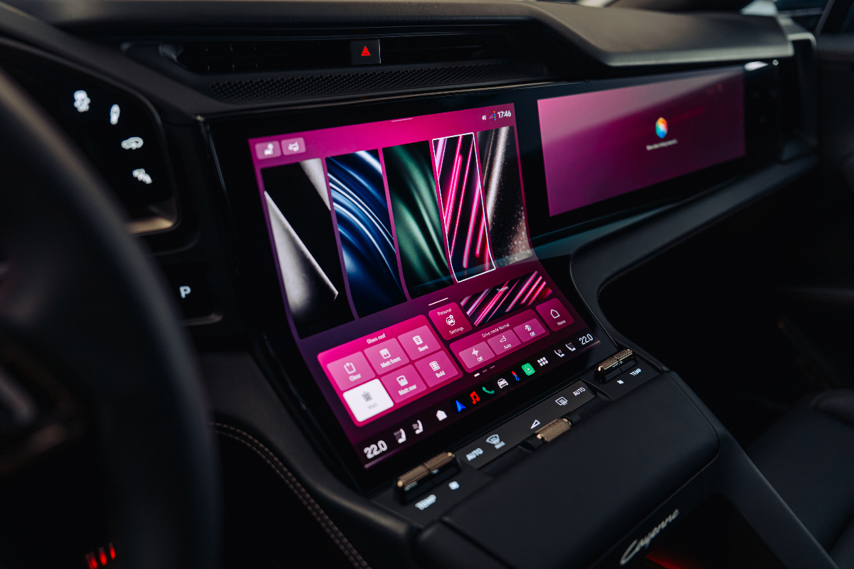 Porsche Cayenne Electric infotainment
