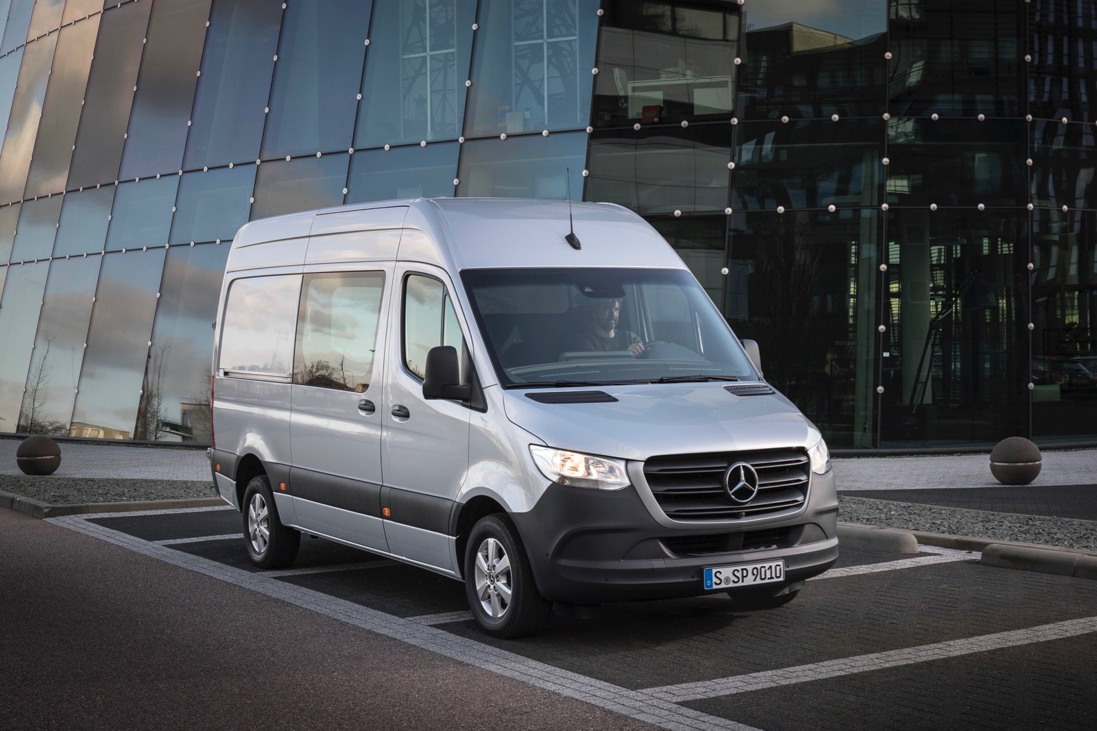 Mercedes van 2018 store price